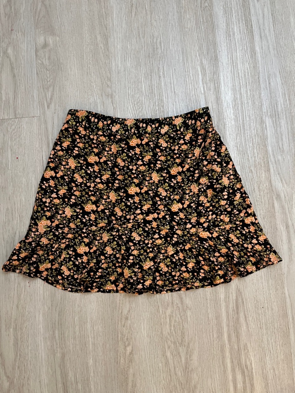 Sim & Sam Floral Ruffle Hem Mini Skirt - Black with Peach Flowers Medium